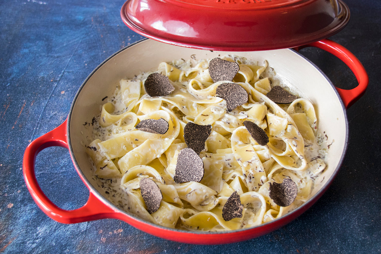 Pasta with black truffle